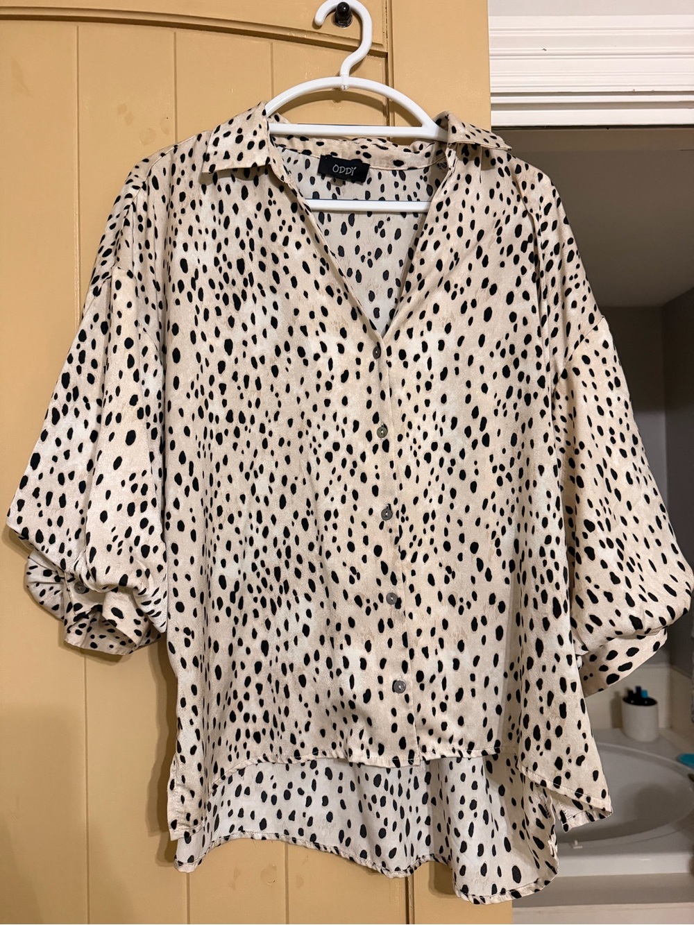 ODDY Cream and Black Speckled Button-Front Blouse